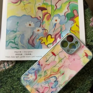 Flow系列艺术个展联名手机壳 萃取花卉/波浪/藤蔓灵感，将艺术流动化为指尖美学。 适配全机型 限量定制独一无二。预约艺术生活，让色彩随灵感绽放～  请大家下单备注手机型号